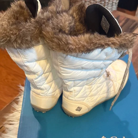 Columbia Women's White and Tan Winter Boots - Picture 3 of 6